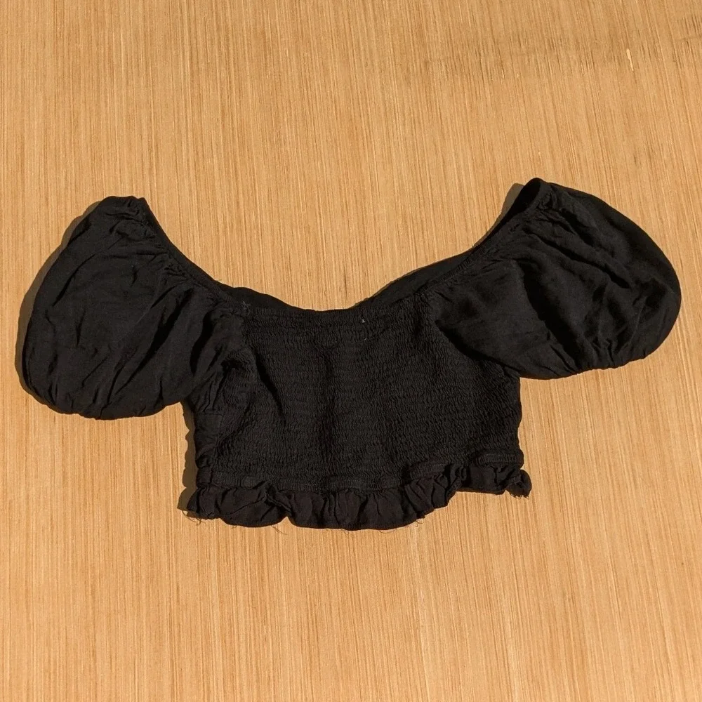 Urban Outfitters Blouse Black Puff Sleeve Smocked Cropped Whimsygoth Women Small - Picture 3 of 6